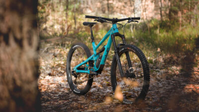 YT Jeffsy Primus 27 is an Affordable All-Mtn Bike for Shorter Riders